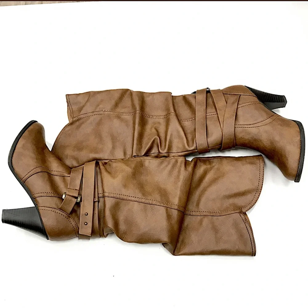CHARMING CHARLIE KNEE HIGH BOOTS Size 8